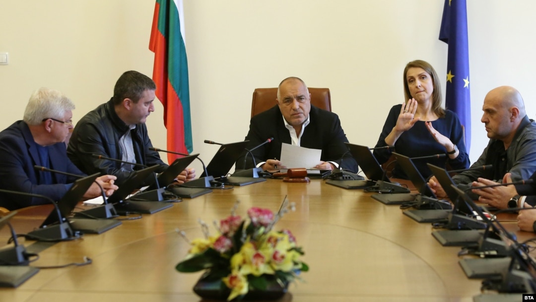 Министър-председателят Бойко Борисов и министри и представители на кризисния щаб