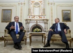 Arhivska fotografija: Benjamin Netanyahu i Vladimir Putin tokom sastanka u Moskvi, 21. septembar 2015.
