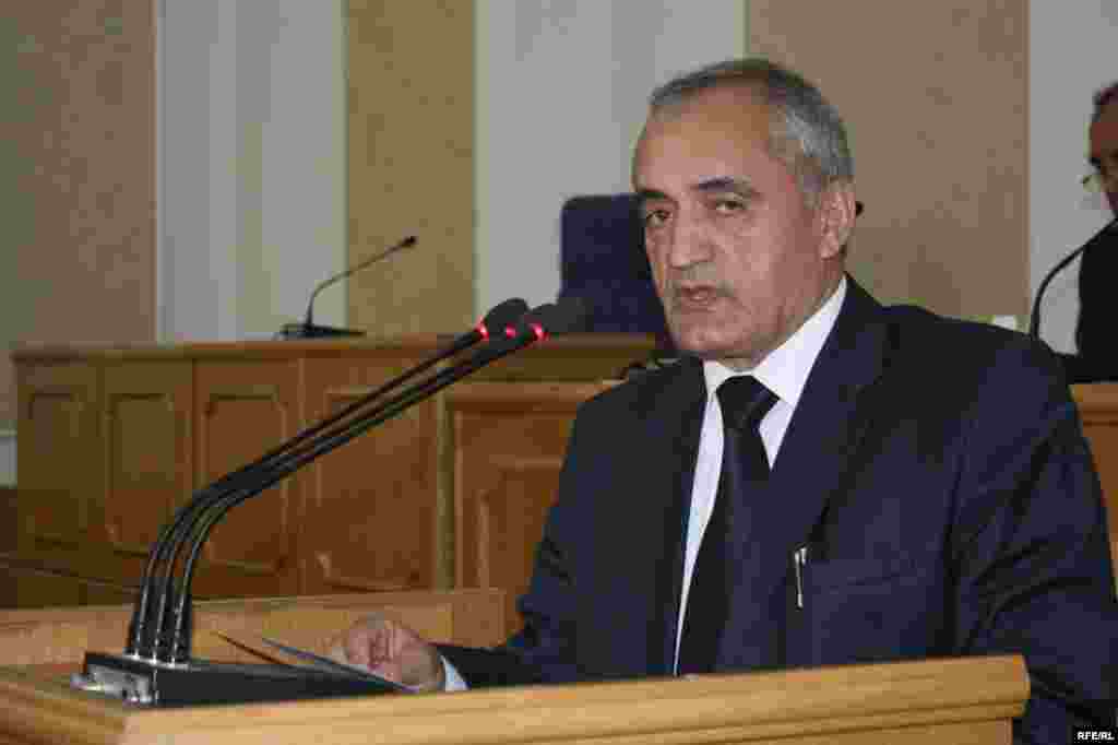 Он сӯи девори парлумон #92