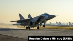 За повідомленням, російські війська підняли носії «Кинджалів» – літаки МіГ-31К