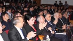 Тақдими Ҷоизаи Лоҳутӣ ба рӯзноманигорони тоҷик