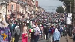 Світ у відео: Російські паломники молилися за «пом'якшення жорстоких сердець» в Україні