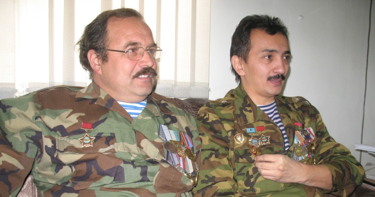 Бастықтар хатшылар мен үй қызметшілерін бляды