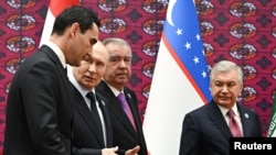 ՌԴ նախագահ Վլադիմիր Պուտինը, Թուրքմենստանի նախագահ Սերդար Բերդիմուհամեդովը, Տաջիկստանի նախագահ Էմոմալի Ռահմոնը և Ուզբեկստանի նախագահ Շավքաթ Միրզիյոևը մասնակցում են ԱՊՀ պետությունների ղեկավարների խորհրդի գագաթնաժողովին, 9-ը հոկտեմբերի, 2026թ., Թուրքմենստան
