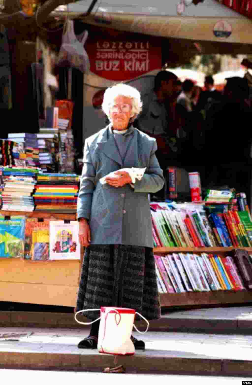 Milyonçu şəhərin yoxsulları #29