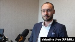 Sergiu Litvinenco în studioul Europei Libere la Chișinău