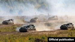 На вайсковым палігоне ў Муліне Ніжагародзкай вобласьці, дзе беларускія танкісты праходзілі навучаньне