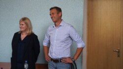 Smiling Navalny Gets 10 Days Jail For 'Unauthorized Protest'