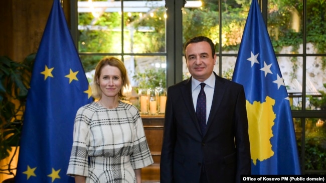 Kryediplomatja e Bashkimit Evropian, Kaja Kallas në takim me kryeministrin e Kosovës, Albin Kurti në maj të vitit të kaluar.
