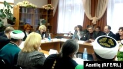 Омсида түгәрәк өстәл сөйләшүе