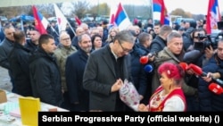 Aleksandar Vučić sa svojim pristalicama u sеlu Jaša Tomić kod Sеčnja, 23. novembar 2025.