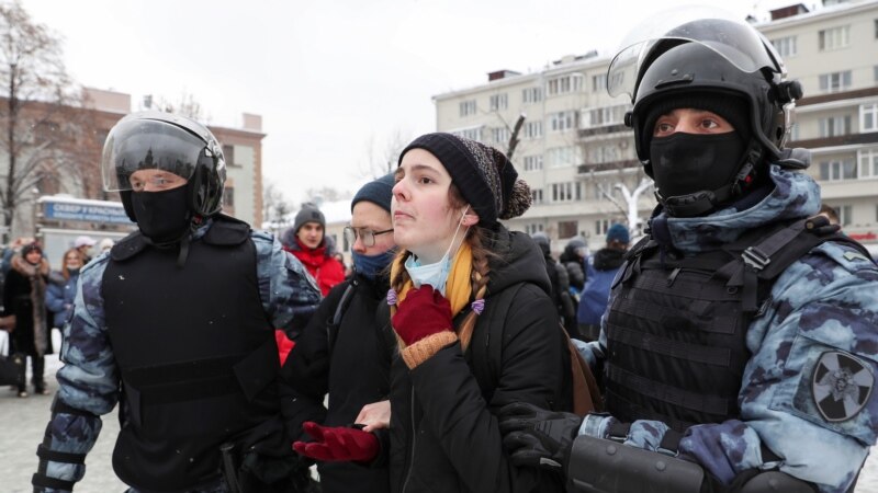 Rusia: mii de persoane reținute în al doilea val de proteste pro-Navalnîi (VIDEO)