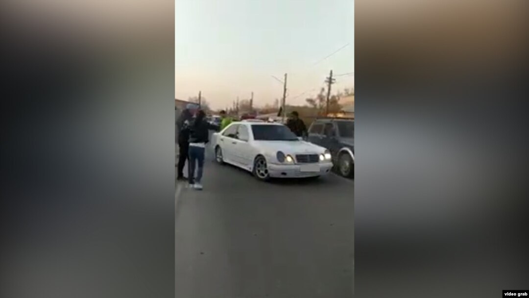 Интернетке жарыяланган тасмадан алынган сүрөт. Бишкек. 11-апрель, 2021-жыл.