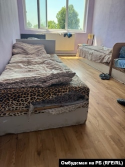  Спалните пространства за децата в СПИ-Варненци. 