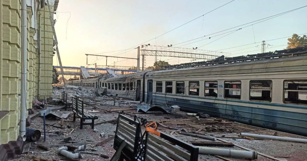 Росія атакувала залізничну станцію у Синельниковому: скасування поїздів