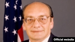 Ambasadorul american Rudolf V. Perina