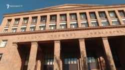 ԵՊՀ նախկին դասախոսը պնդում է՝ իրեն հեռացրել են ՔՊ-ական պատգամավորի զանգով