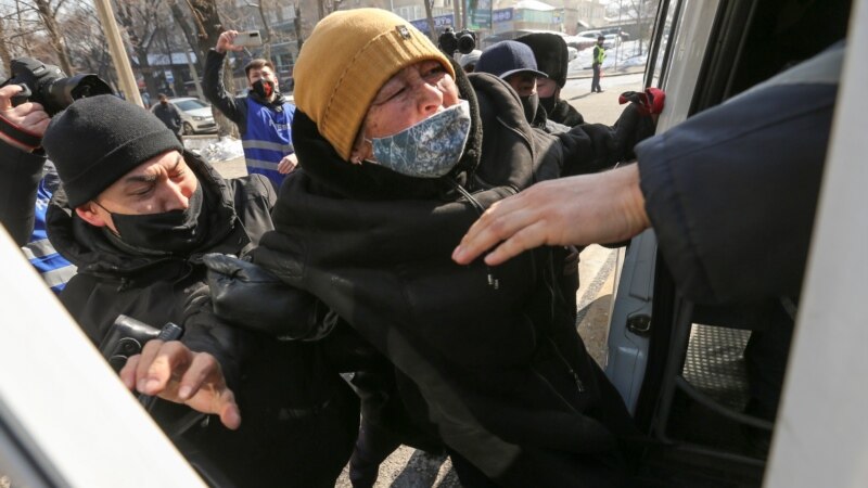 28 февраля в Казахстане: «кеттлинг», «титушки» и превентивные задержания  