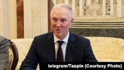 Окрім Сальдо, про підозру повідомлено ще двом особам