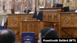 Orbán Viktor miniszterelnök beszédet mond a 2024-es magyar uniós elnökséghez kapcsolódó parlamenti események záró rendezvényén az EU parlamenti elnökeinek konferenciáján az Országházban 2025. május 12-én