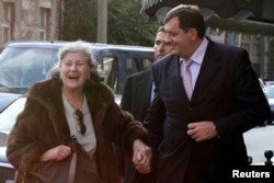 Millorad Dodik dhe Bilana Plavshiq në Beograd, 27 tetor 2009.