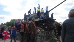 „Sărbătorim frumos, procedăm urât!”