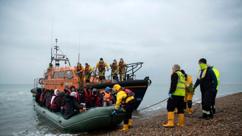 Franca dhe Britania zotohen për veprim pas tragjedisë në Kanalin Anglez
