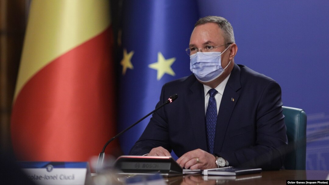 Jurnalista Emilia Șercan a arătat într-o anchetă publicată miercuri în Pressone că 42 din totalul de 138 de pagini din teza de doctorat a premierului Ciucă reprezintă material copiat din cărți sau alte teze de doctorat. 