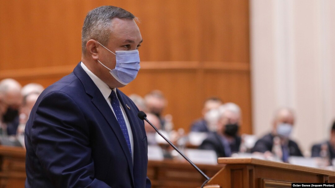 Guvernul PNL - PSD - UDMR urmează să depună astăzi jurământul în fața președintelui Iohannis, considerat de USR nașul acestei Coaliții. Imagine din Parlament cu premierul Ciucă și miniștrii PSD și PNL. 