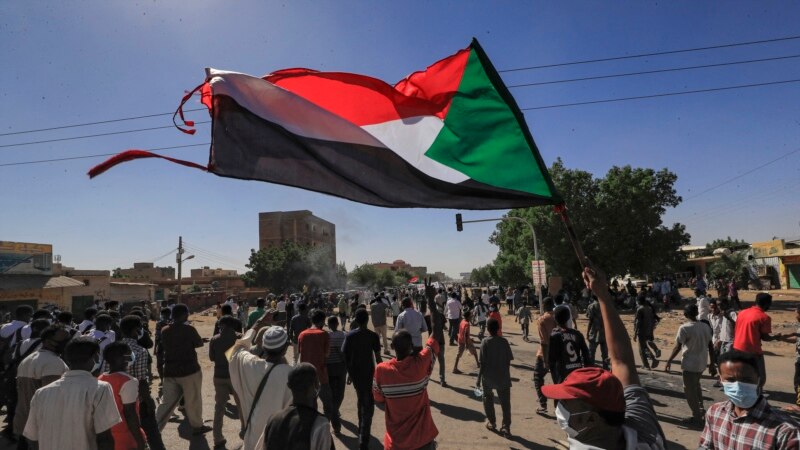 Mijëra sudanezë protestuan kundër sundimit ushtarak 