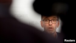  Херберт Кикъл на конференция за COVID-19, септември, 2021. 