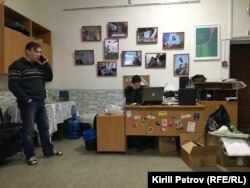 Роберт Латыпов в офисе пермского "Мемориала"