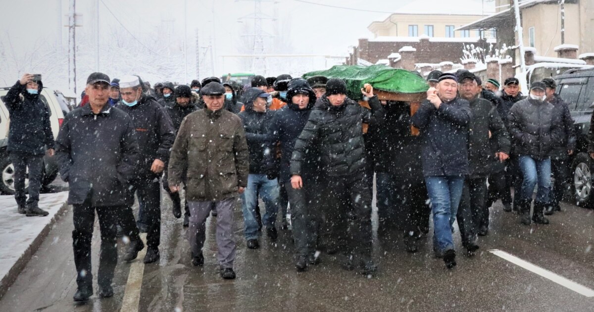 Мультфильмдер бассейндегі секс