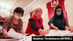 Підрапхунок голосів у Бішкеку, Киргизстан, 28 листопада 2021 року