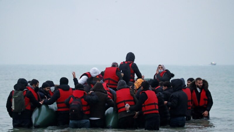 Više od 30 migranata nastradalo u pokušaju prelaska La Manchea