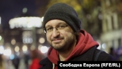  Промяната няма да стане от през днешния ден за на следващия ден, счита Мартин, „ изключително когато политиците отбягват някои тематики с безумни извинения – че това ще им открадне гласове “. 