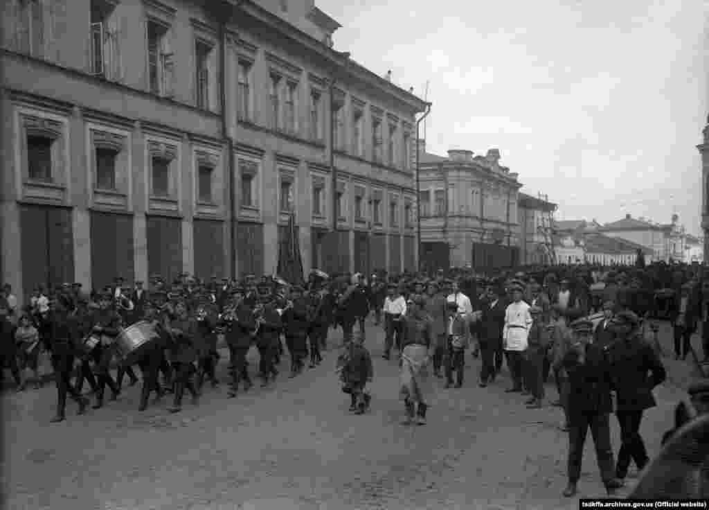 Співробітники міліції Харківської області вирушають на маневри, 1933 рік