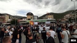 Протест во Тетово на кој роднини на загинатите во пожарот во модуларната ковид болница бараа побрзо да се реши случајот, 17 септември 2021