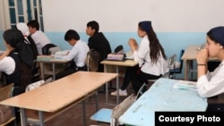 An auditory of the school in Hisor 