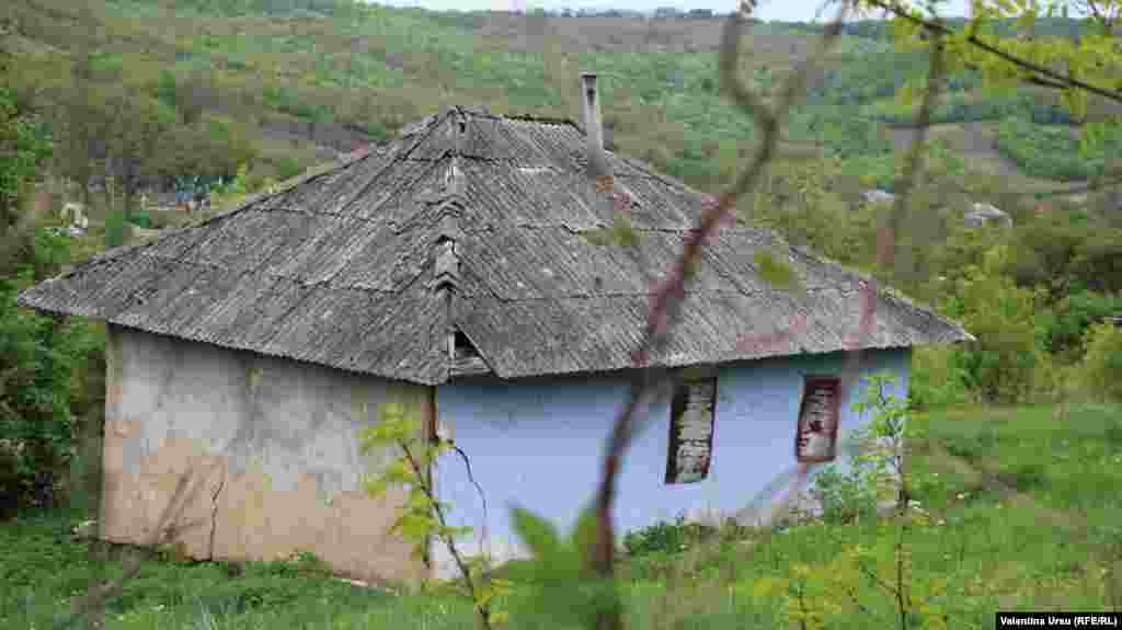 MD - People and houses in Telenesti city, 5 may 2019 