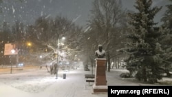 Снегопад в Симферополе, архивное фото 