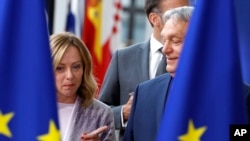 Giorgia Meloni și Viktor Orban au venit la summitul de la Bruxelles, de joi, nemulțumiți că nu au fost consultați în privința nominalizărilor pentru funcțile de top ale Uniunii Europene.