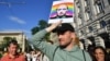 Mii de oameni au demonstrat luni la Budapesta împotriva noii legi care nu le-ar permite minorilor accesul la informații despre comunitatea LGBTIQ.