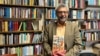 Адиб Халид со своей книгой Central Asia: A New History from the Imperial Conquests to the Present, 10 апреля 2024 года