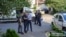 Слідчі біля відділення поліції в Рівному, де стався вибух, 31 серпня 2026 року