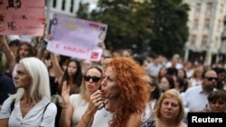 Mijëra persona marshuan në kryeqytetin e Bullgarisë, Sofje, si dhe qytete të tjera bullgare, më 31 korrik, pas dhunës brutale ndaj një 18-vjeçares.