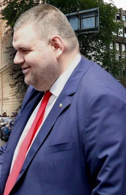 Протестно шествие премина по улиците на София във вторник вечерта