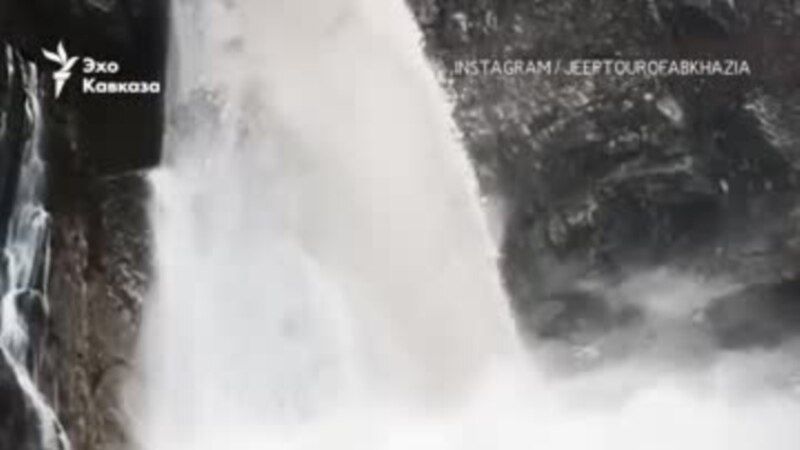 Лавина и Гегский водопад в Абхазии