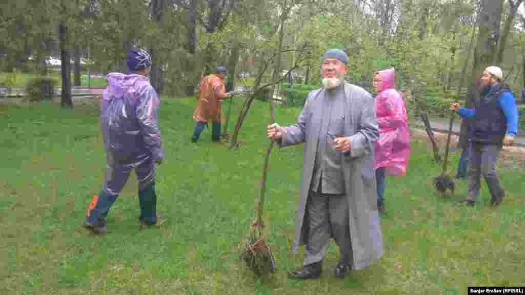 Саамалыкка келген аксакал.