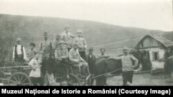 Amintiri din timpul războiului, Frunzeasca, 1917. Sursa: Expoziția Marele Război, 1914-1918, Muzeul Național de Istorie a României.